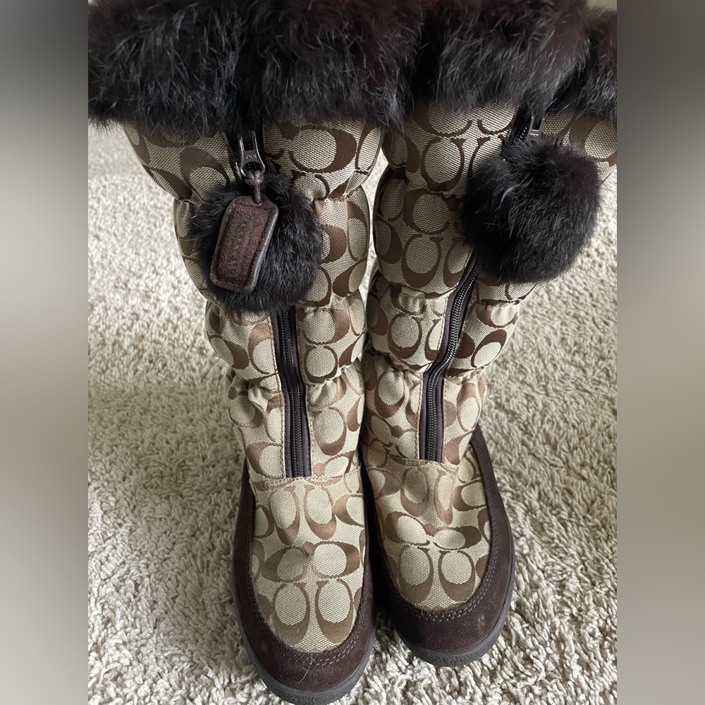 Coach THEONA Women’s Rabbit Fur Beige Logo Winter Boots size 8.5